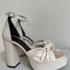 AMAIA LAM-HIEL SANDALEN
