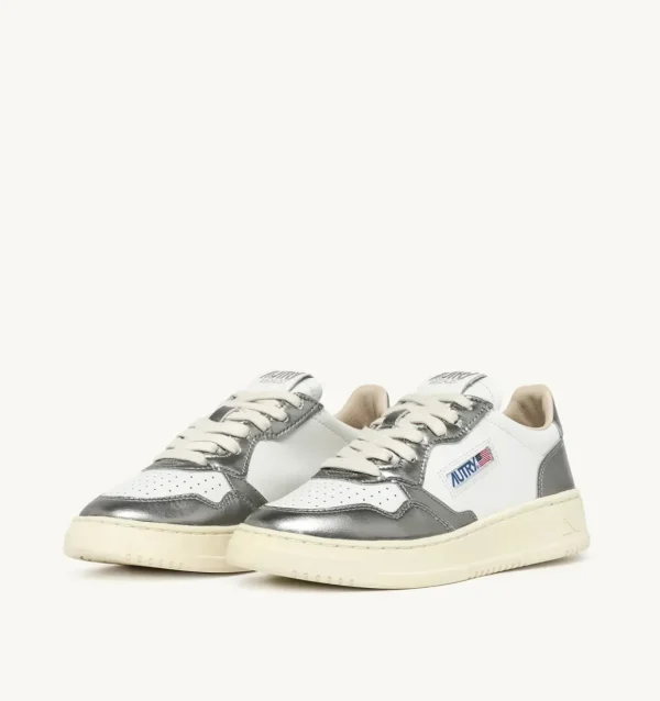 BASKETS MEDALIST LOW BICOLOR EN CUIR BLANC ET SILVER