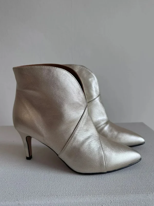 Boots Sofia
