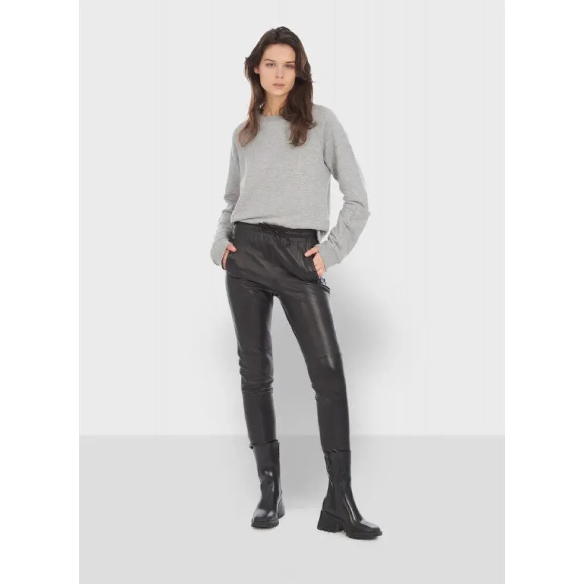 pantalon_boyfriend_gift_0.webp Pantalon boyfriend GIFT