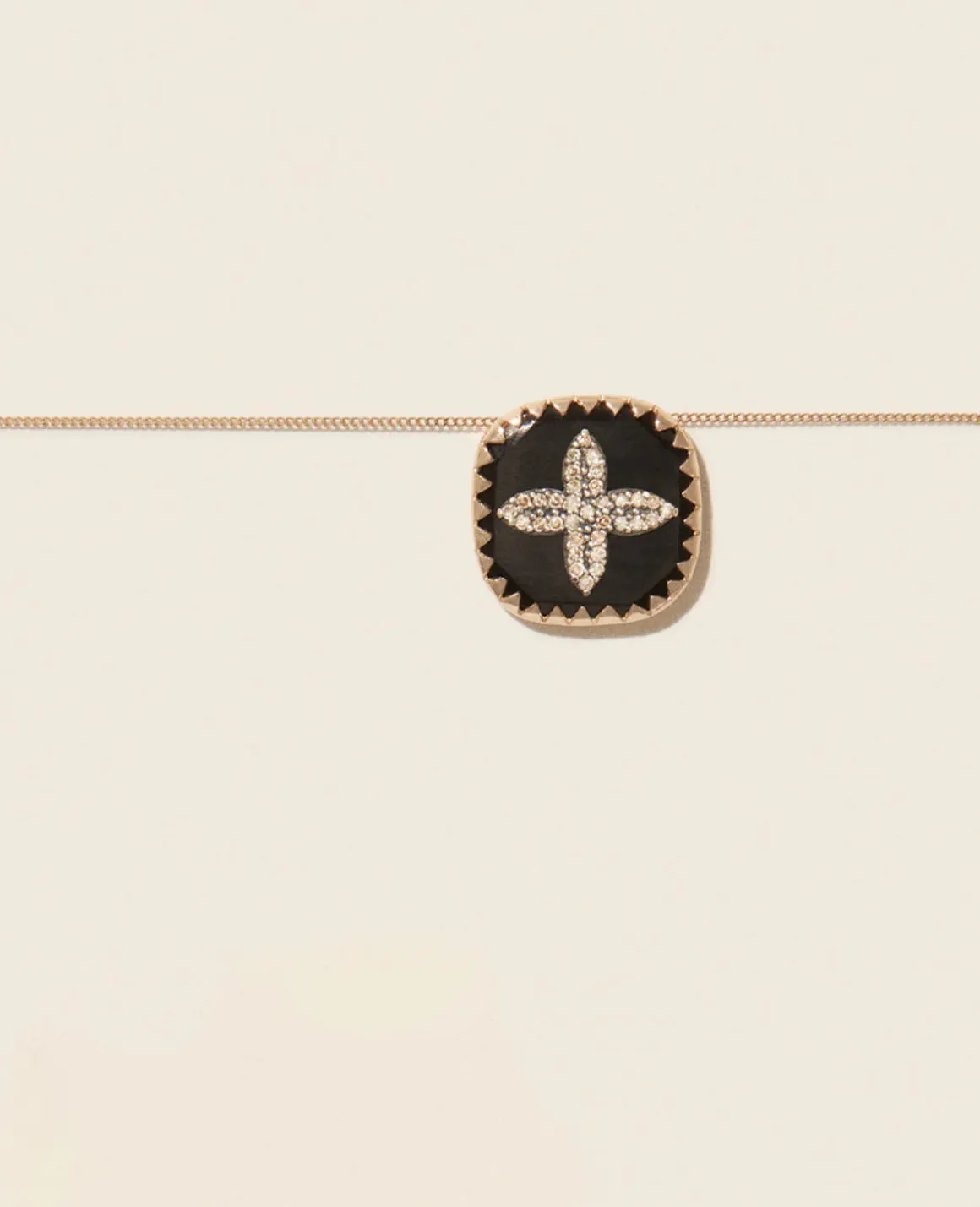 witte_diamant_bowie_ketti_1.webp WITTE DIAMANT BOWIE KETTING